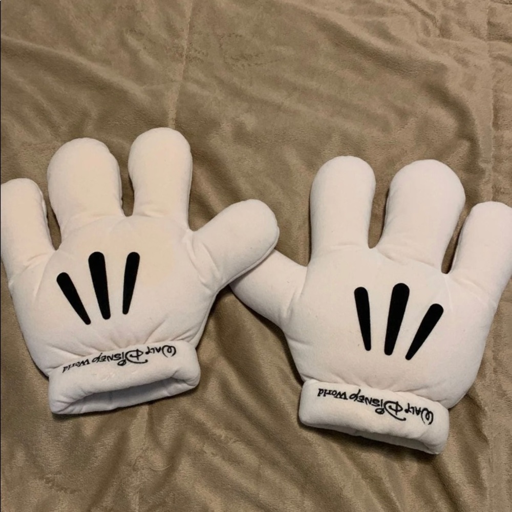 Mickey Mouse Gloves